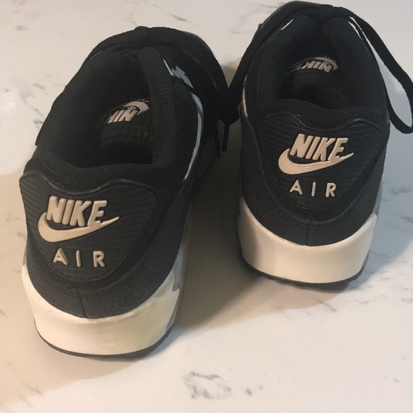 Nike Shoes - ✔️Nike Air Max 90 ✔️
